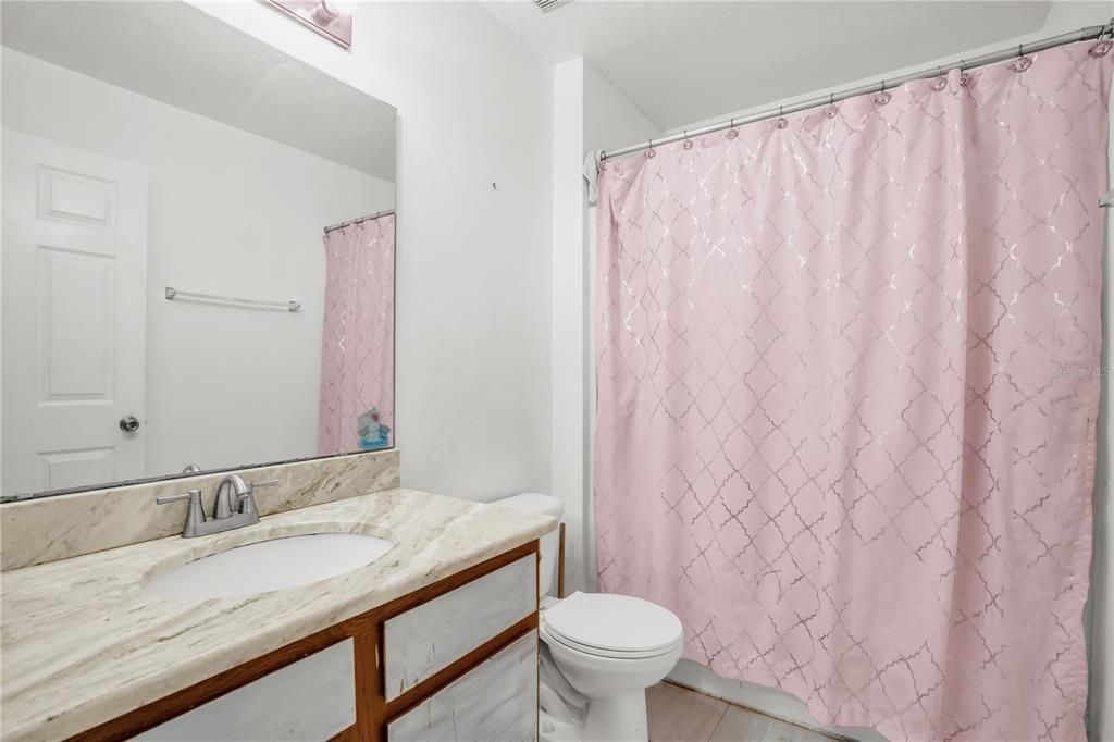 На продажу: $270,000 (3 спален, 2 ванн, 1194 Квадратных фут)