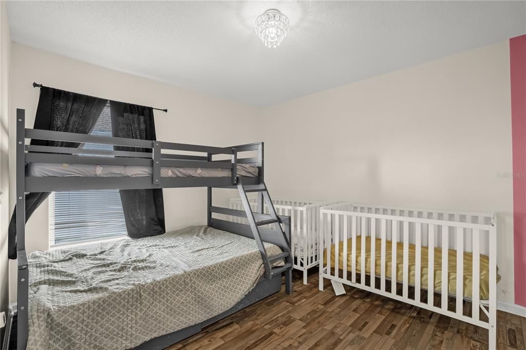 На продажу: $270,000 (3 спален, 2 ванн, 1194 Квадратных фут)