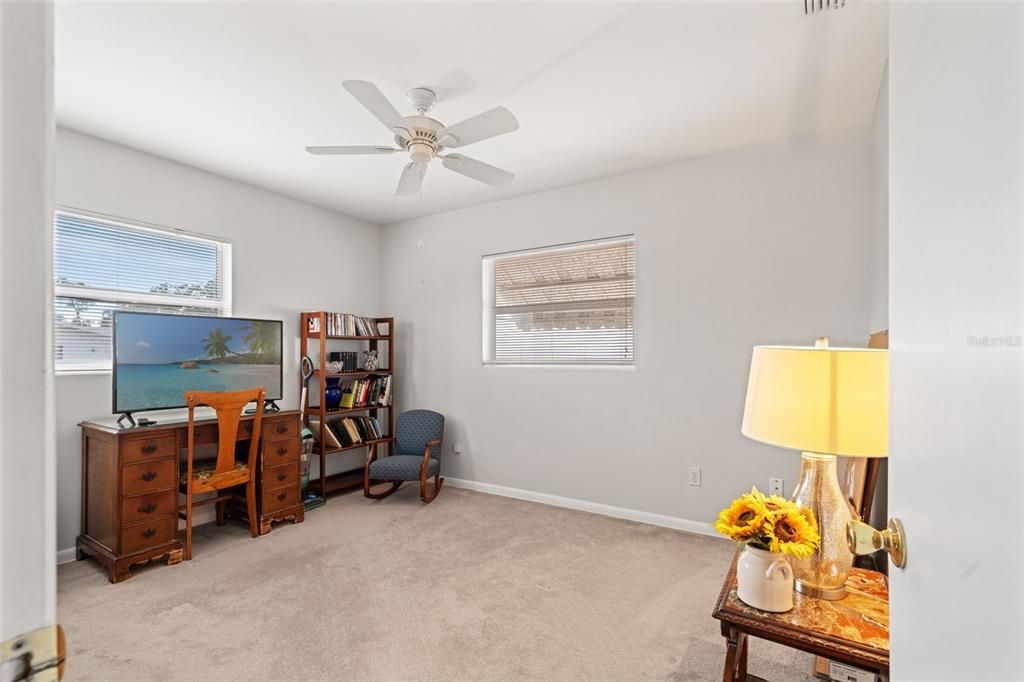 For Sale: $369,000 (2 beds, 2 baths, 1164 Square Feet)