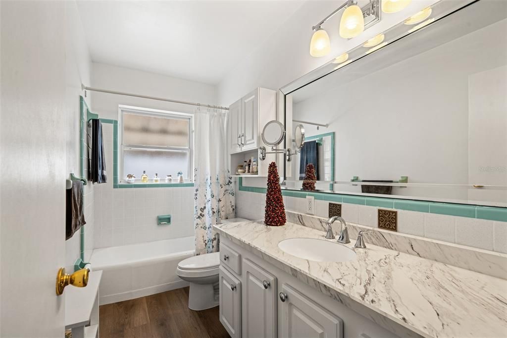 For Sale: $369,000 (2 beds, 2 baths, 1164 Square Feet)