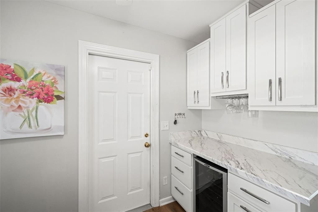 For Sale: $369,000 (2 beds, 2 baths, 1164 Square Feet)