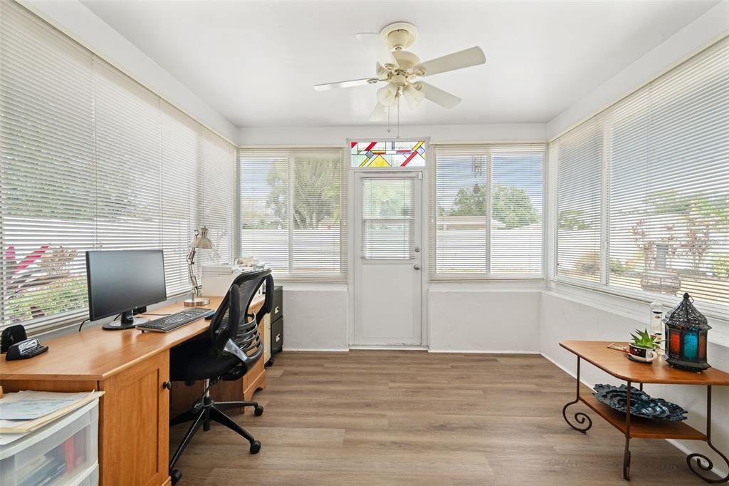 For Sale: $369,000 (2 beds, 2 baths, 1164 Square Feet)