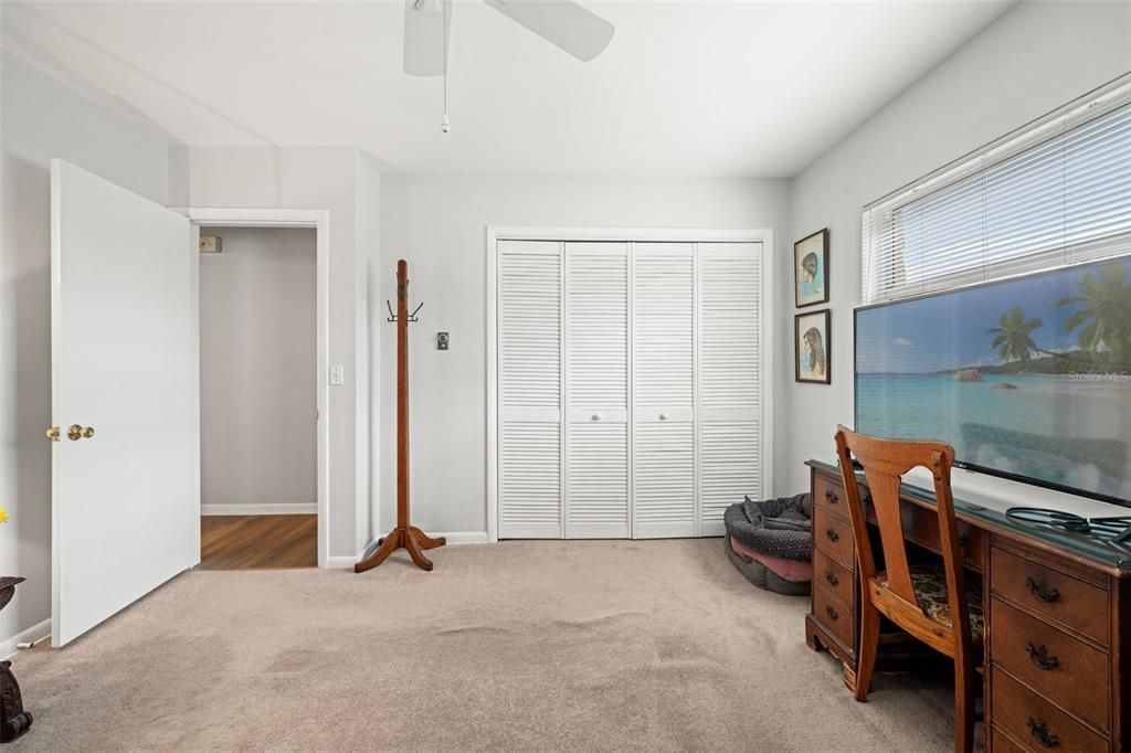 For Sale: $369,000 (2 beds, 2 baths, 1164 Square Feet)