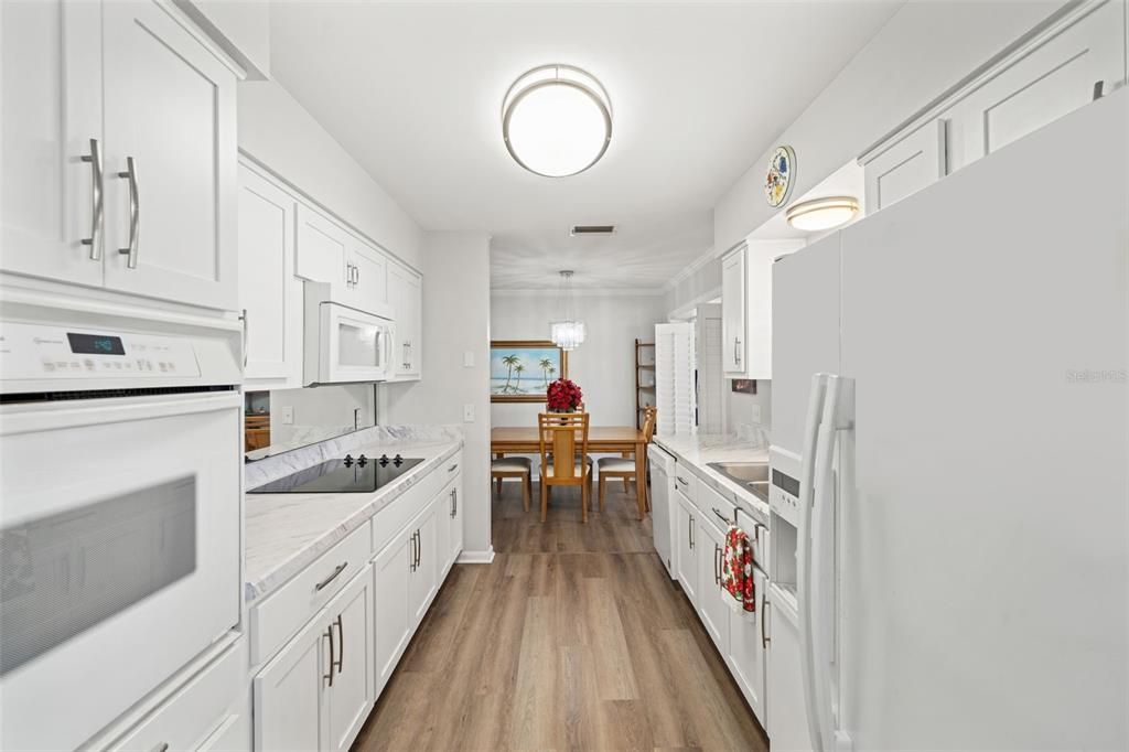 For Sale: $369,000 (2 beds, 2 baths, 1164 Square Feet)