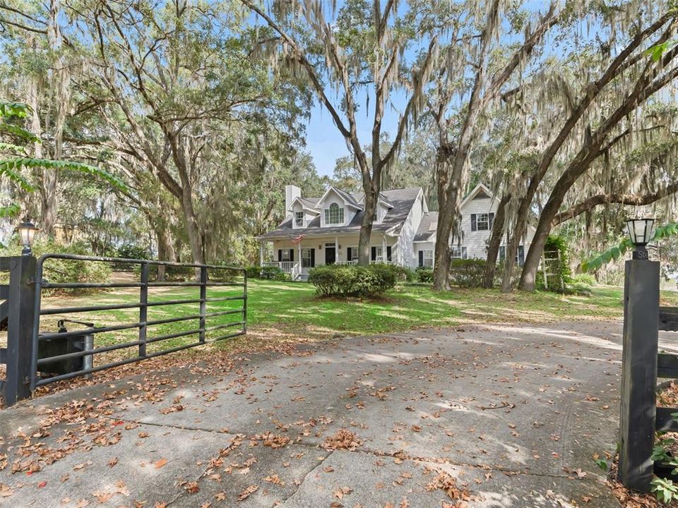 For Sale: $635,000 (3 beds, 2 baths, 2546 Square Feet)