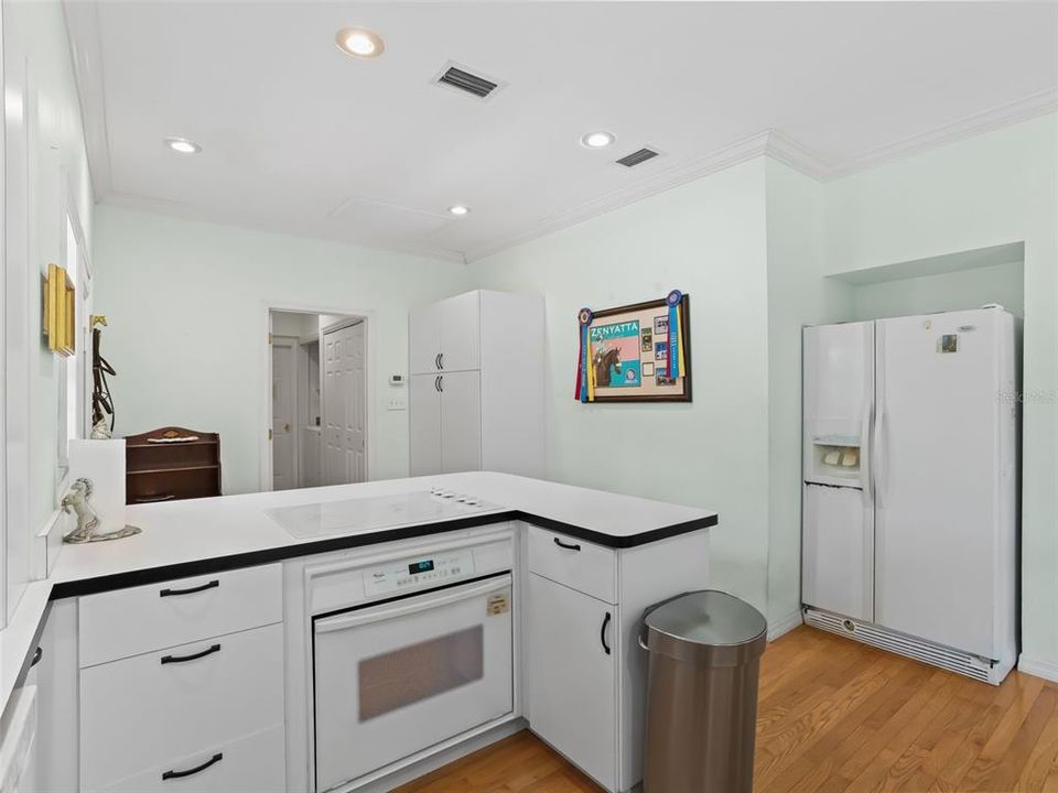 For Sale: $635,000 (3 beds, 2 baths, 2546 Square Feet)