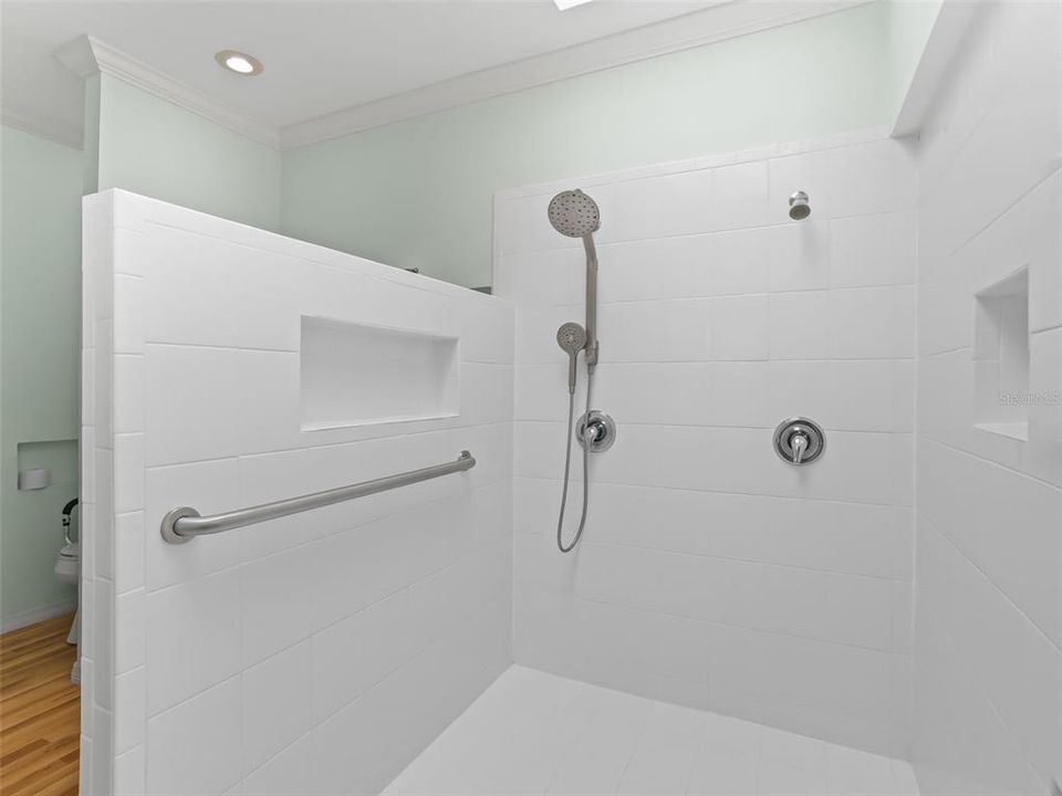 For Sale: $635,000 (3 beds, 2 baths, 2546 Square Feet)