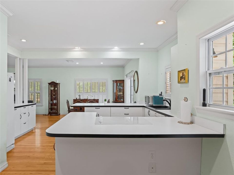 For Sale: $635,000 (3 beds, 2 baths, 2546 Square Feet)