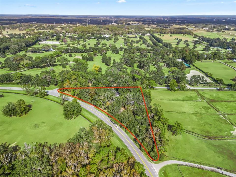 For Sale: $635,000 (3 beds, 2 baths, 2546 Square Feet)