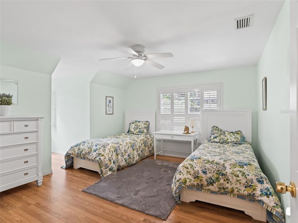 For Sale: $635,000 (3 beds, 2 baths, 2546 Square Feet)