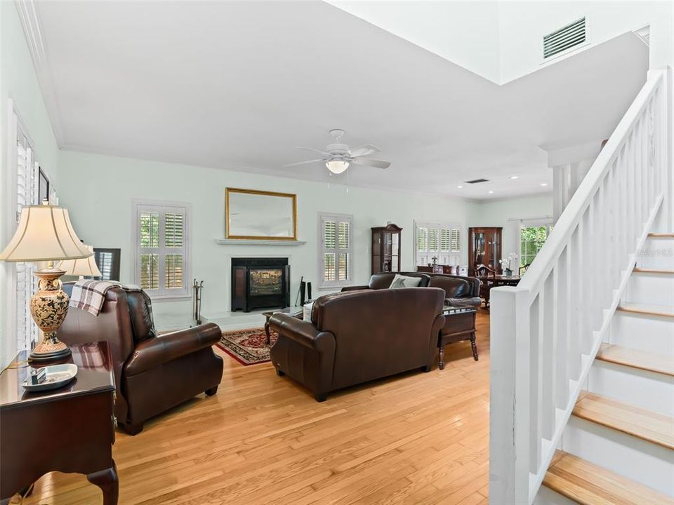 For Sale: $635,000 (3 beds, 2 baths, 2546 Square Feet)