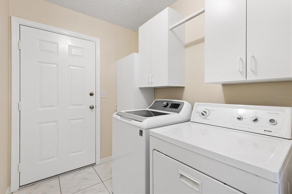 待售: $239,000 (3 贝兹, 2 浴室, 1690 平方英尺)