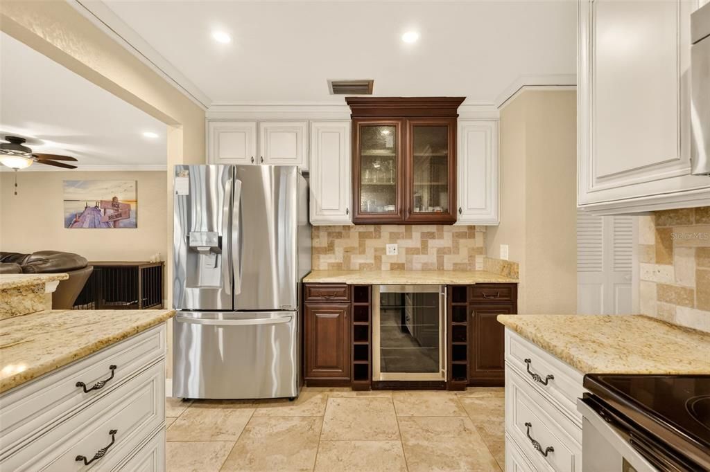 En Venta: $995,000 (3 camas, 3 baños, 2504 Pies cuadrados)