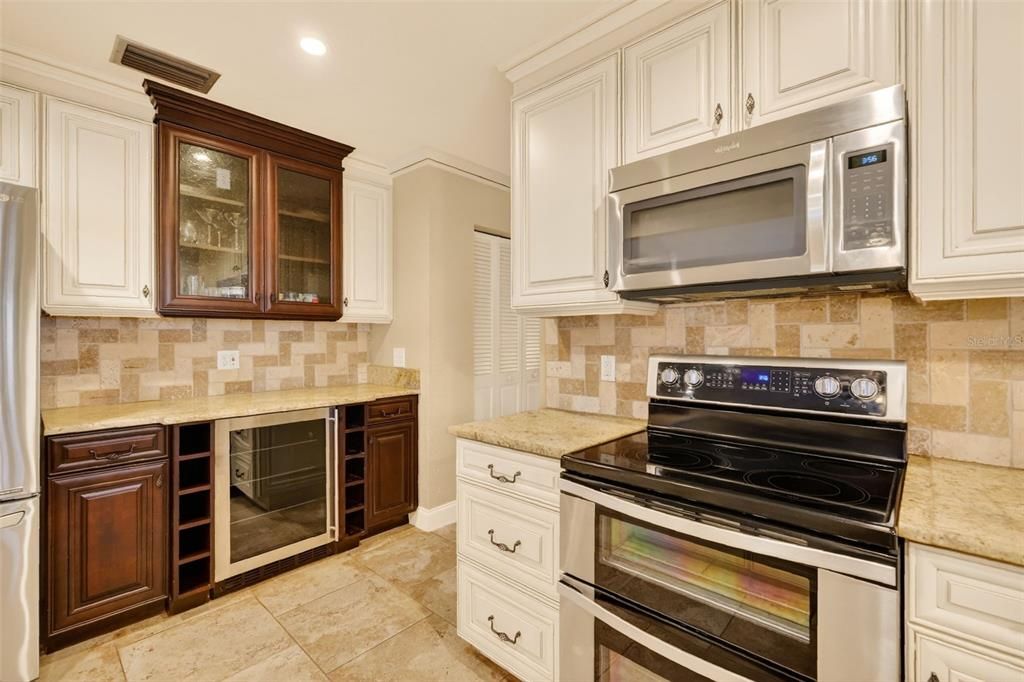 En Venta: $995,000 (3 camas, 3 baños, 2504 Pies cuadrados)