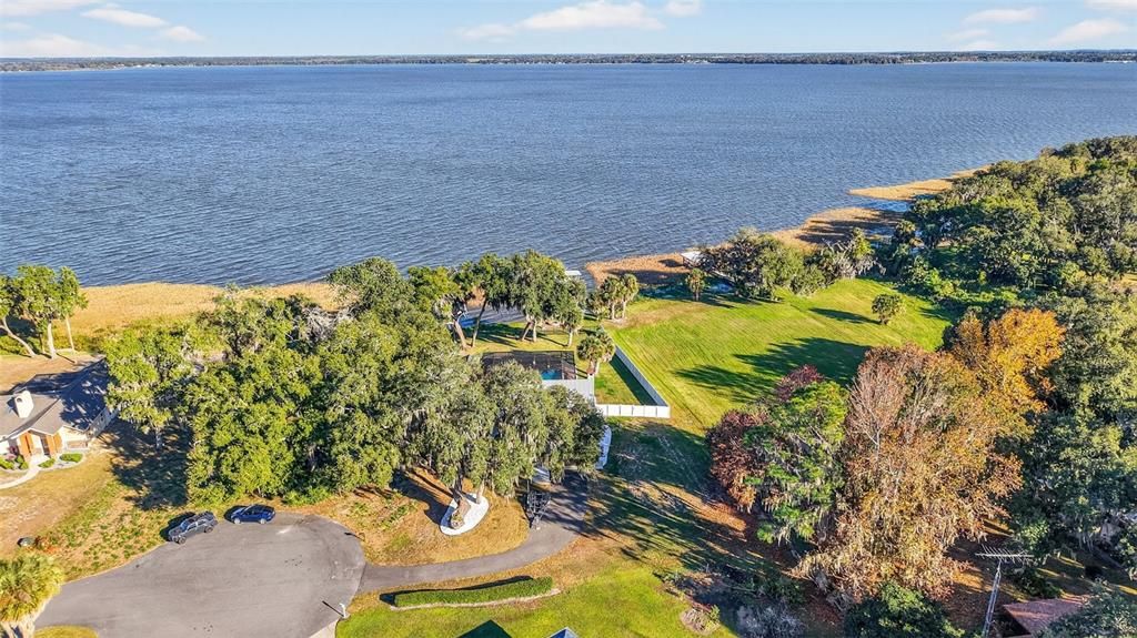 En Venta: $995,000 (3 camas, 3 baños, 2504 Pies cuadrados)