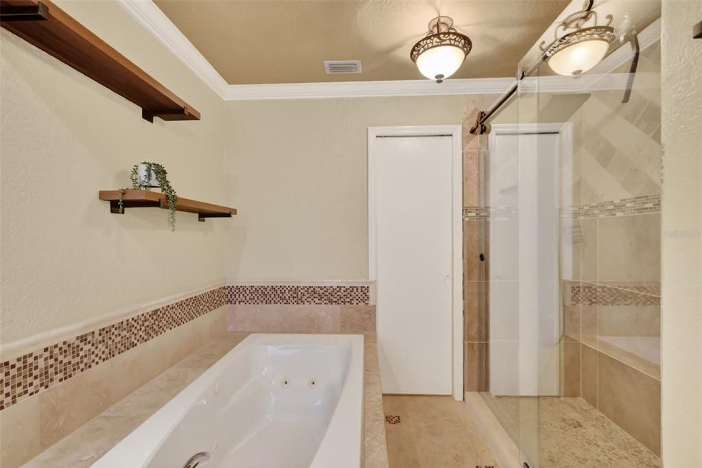 En Venta: $995,000 (3 camas, 3 baños, 2504 Pies cuadrados)