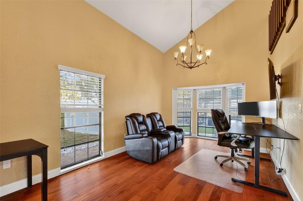 En Venta: $995,000 (3 camas, 3 baños, 2504 Pies cuadrados)