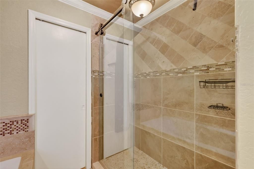 En Venta: $995,000 (3 camas, 3 baños, 2504 Pies cuadrados)