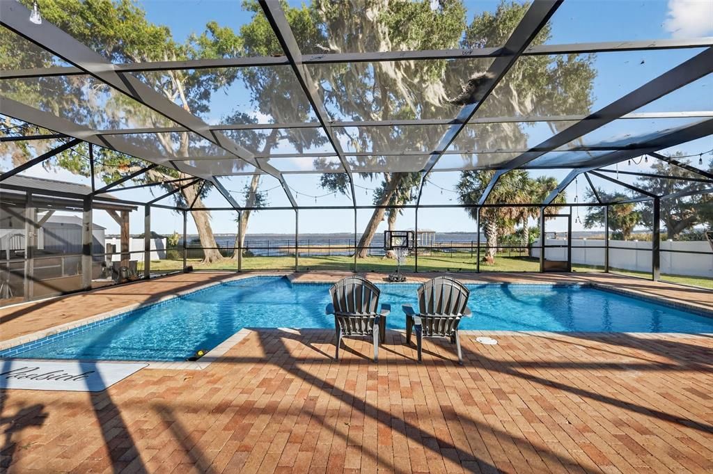 En Venta: $995,000 (3 camas, 3 baños, 2504 Pies cuadrados)