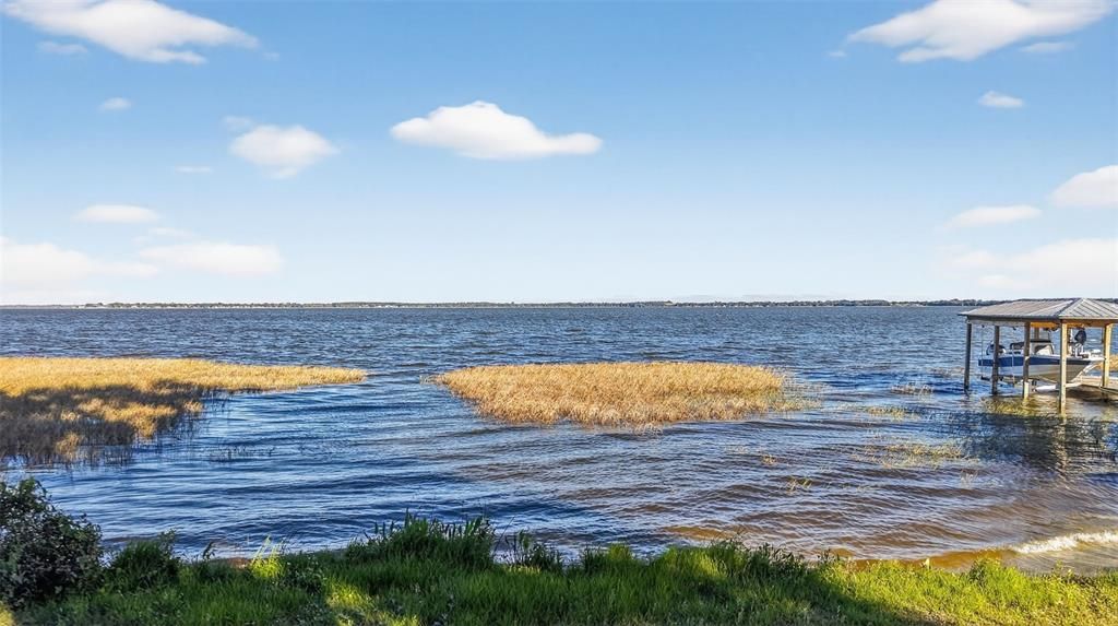 En Venta: $995,000 (3 camas, 3 baños, 2504 Pies cuadrados)