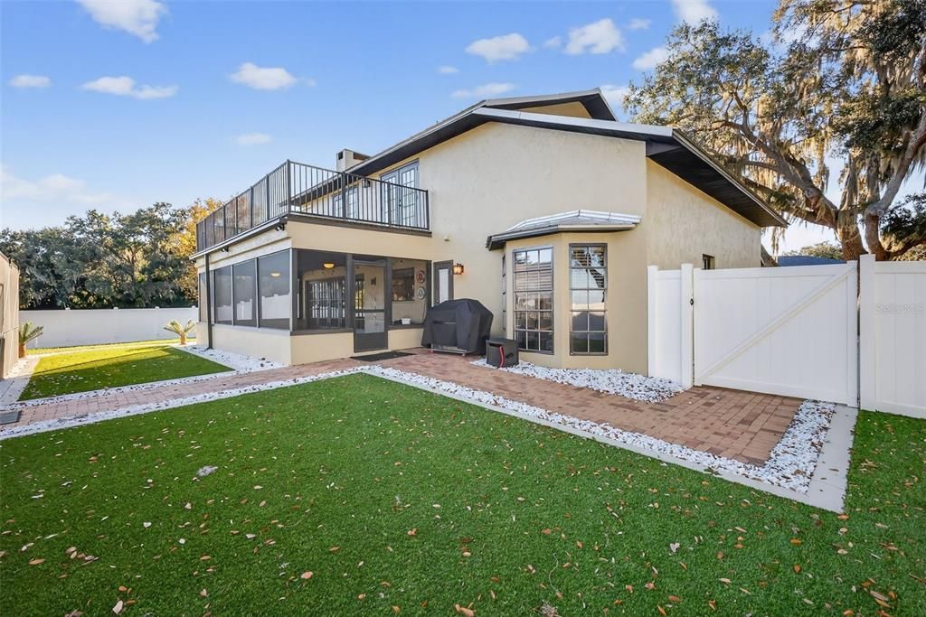 En Venta: $995,000 (3 camas, 3 baños, 2504 Pies cuadrados)