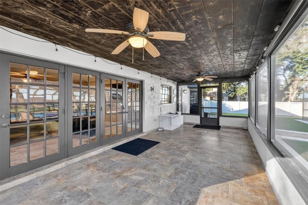 En Venta: $995,000 (3 camas, 3 baños, 2504 Pies cuadrados)