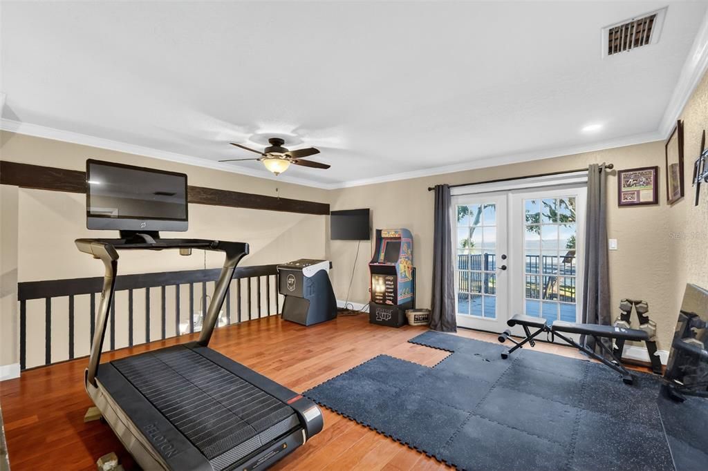 En Venta: $995,000 (3 camas, 3 baños, 2504 Pies cuadrados)