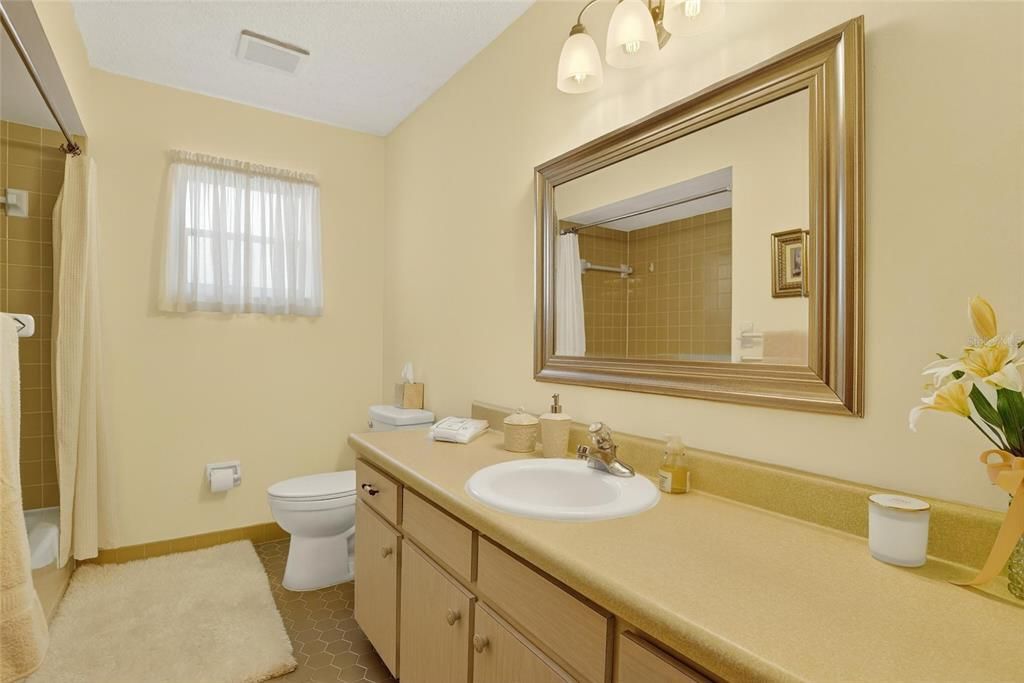 For Sale: $375,000 (3 beds, 2 baths, 1766 Square Feet)