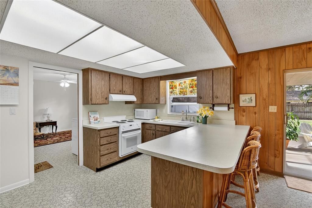 For Sale: $375,000 (3 beds, 2 baths, 1766 Square Feet)