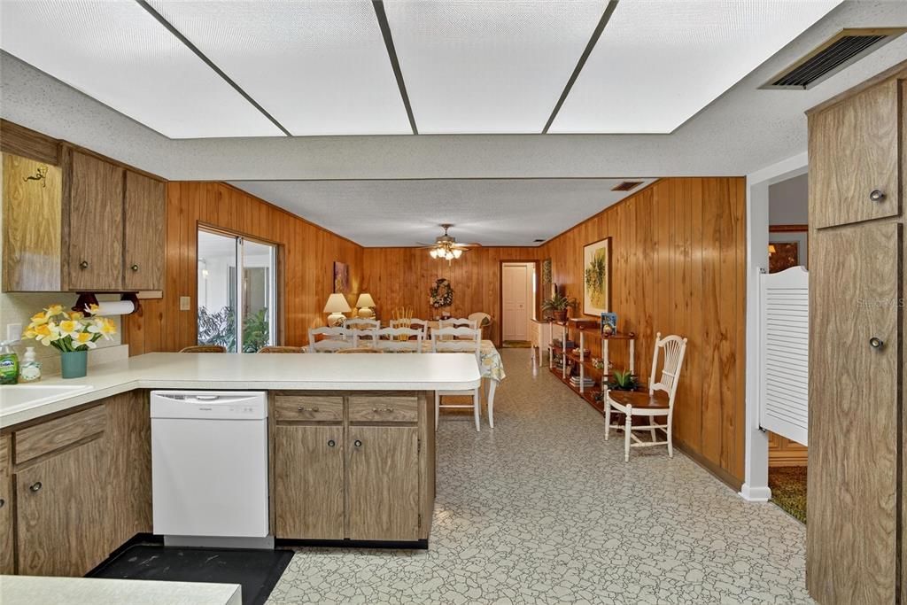 For Sale: $375,000 (3 beds, 2 baths, 1766 Square Feet)