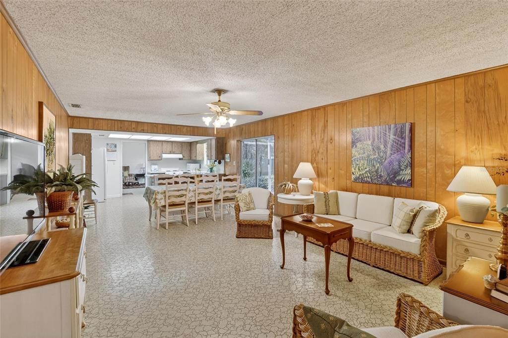 For Sale: $375,000 (3 beds, 2 baths, 1766 Square Feet)