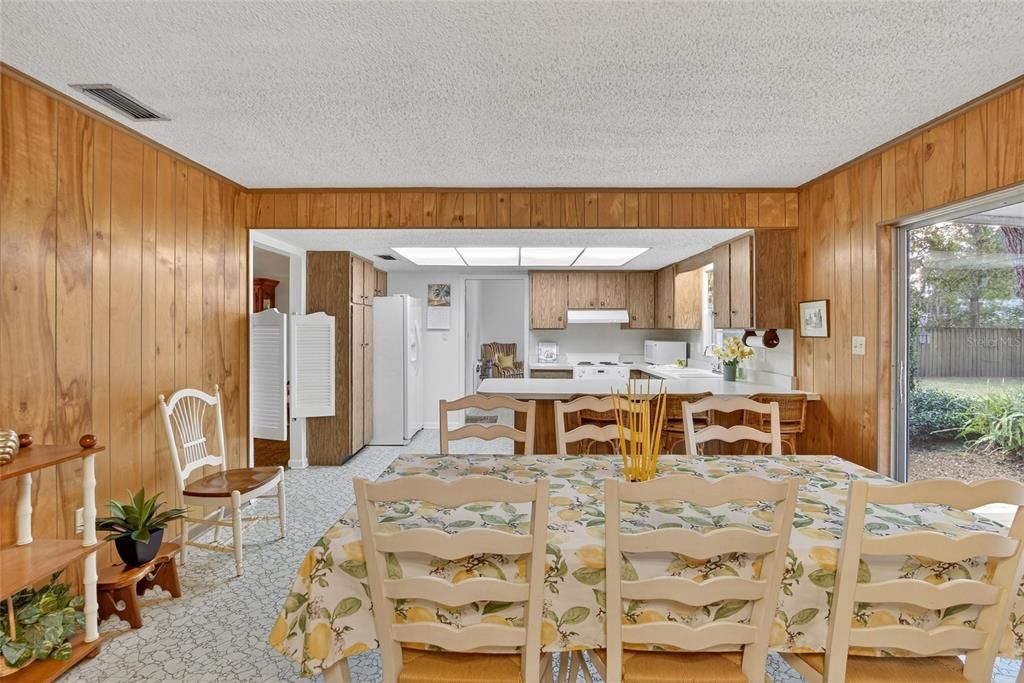 For Sale: $375,000 (3 beds, 2 baths, 1766 Square Feet)