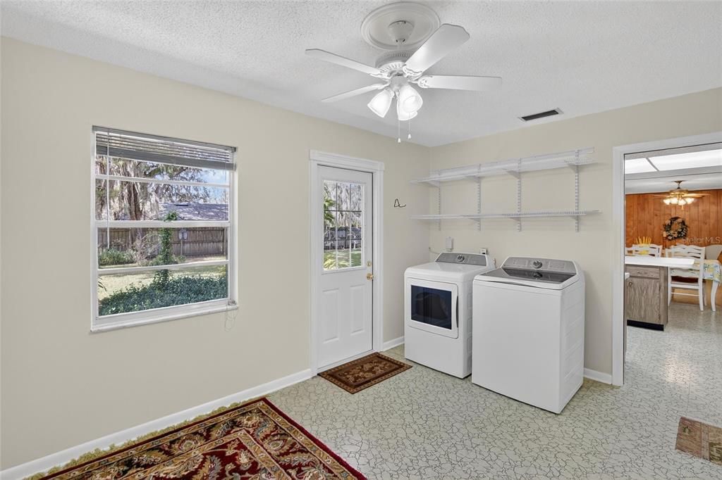 For Sale: $375,000 (3 beds, 2 baths, 1766 Square Feet)