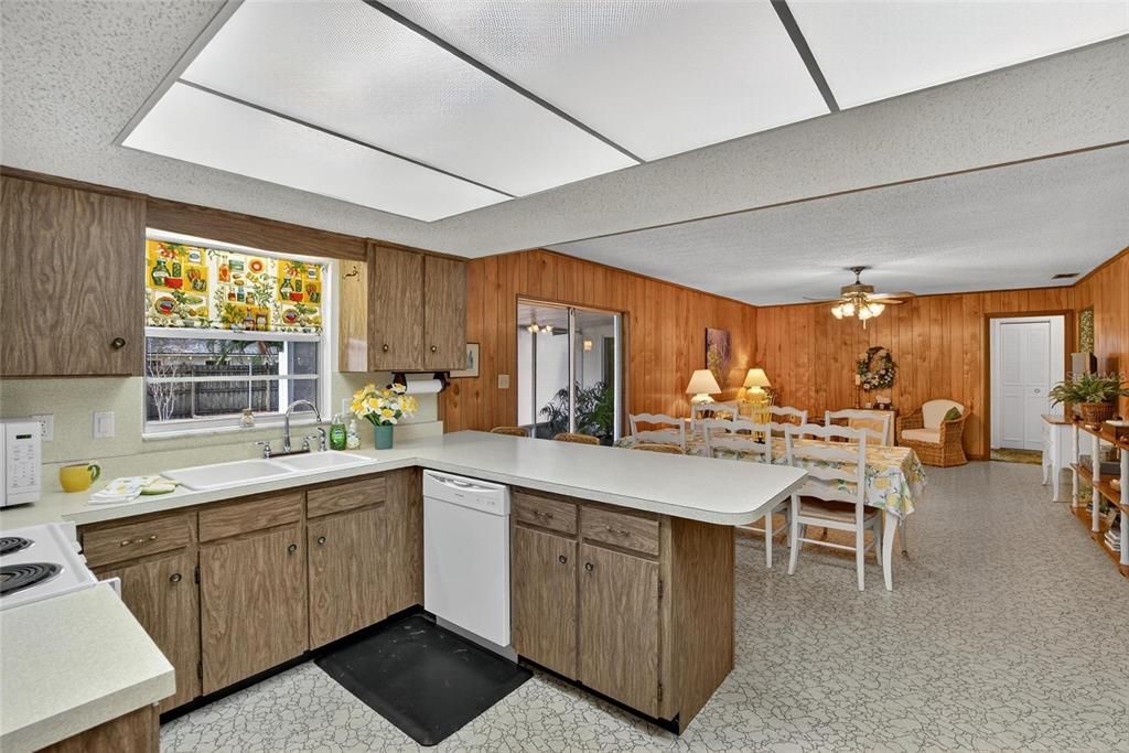 For Sale: $375,000 (3 beds, 2 baths, 1766 Square Feet)