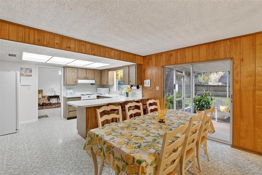 For Sale: $375,000 (3 beds, 2 baths, 1766 Square Feet)