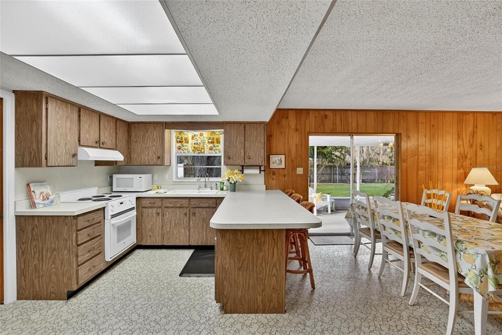 For Sale: $375,000 (3 beds, 2 baths, 1766 Square Feet)