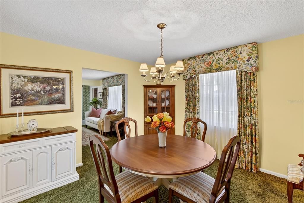 For Sale: $375,000 (3 beds, 2 baths, 1766 Square Feet)