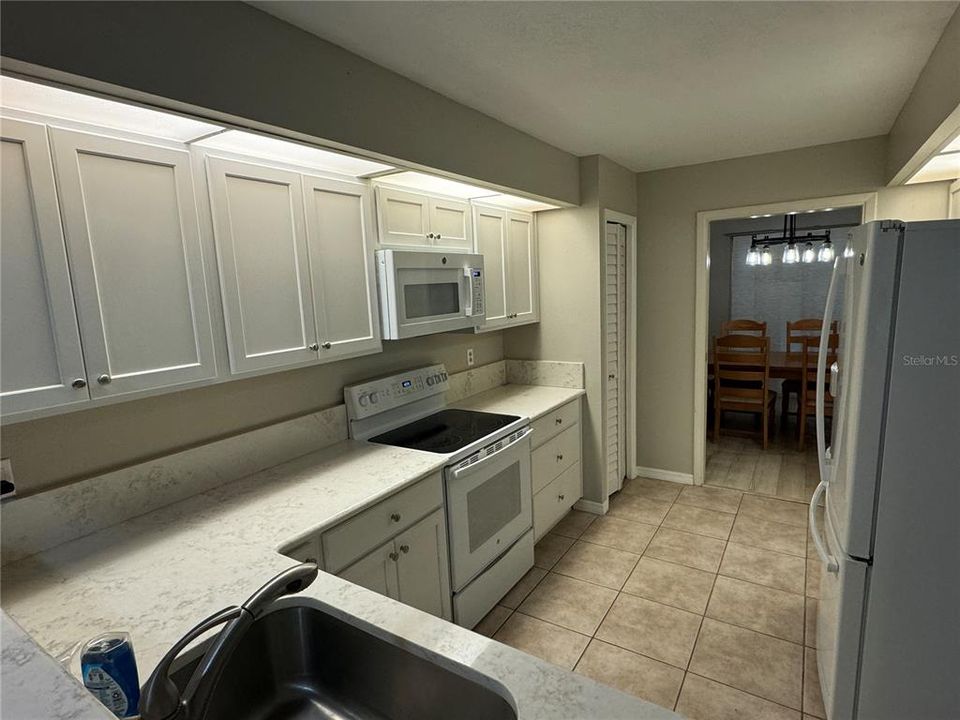 На продажу: $322,000 (3 спален, 3 ванн, 1775 Квадратных фут)