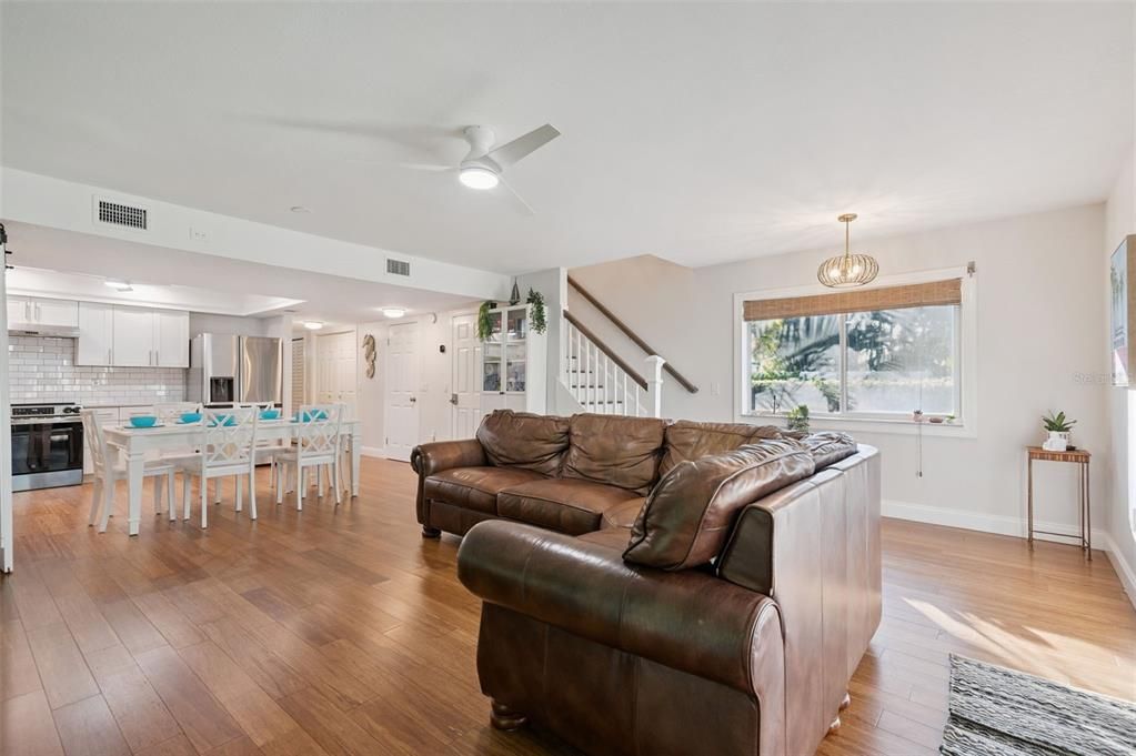 待售: $400,000 (2 贝兹, 2 浴室, 1575 平方英尺)