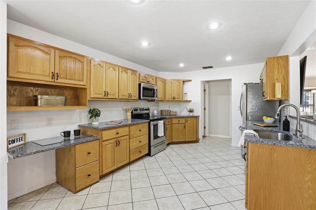 待售: $369,900 (3 贝兹, 2 浴室, 1774 平方英尺)