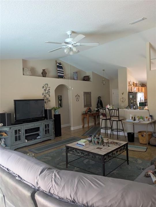 For Sale: $459,000 (4 beds, 2 baths, 1862 Square Feet)