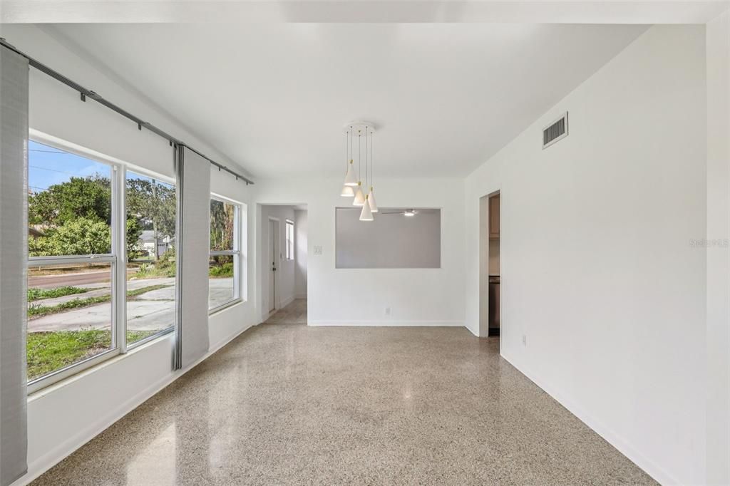 For Rent: $2,700 (3 beds, 2 baths, 1637 Square Feet)