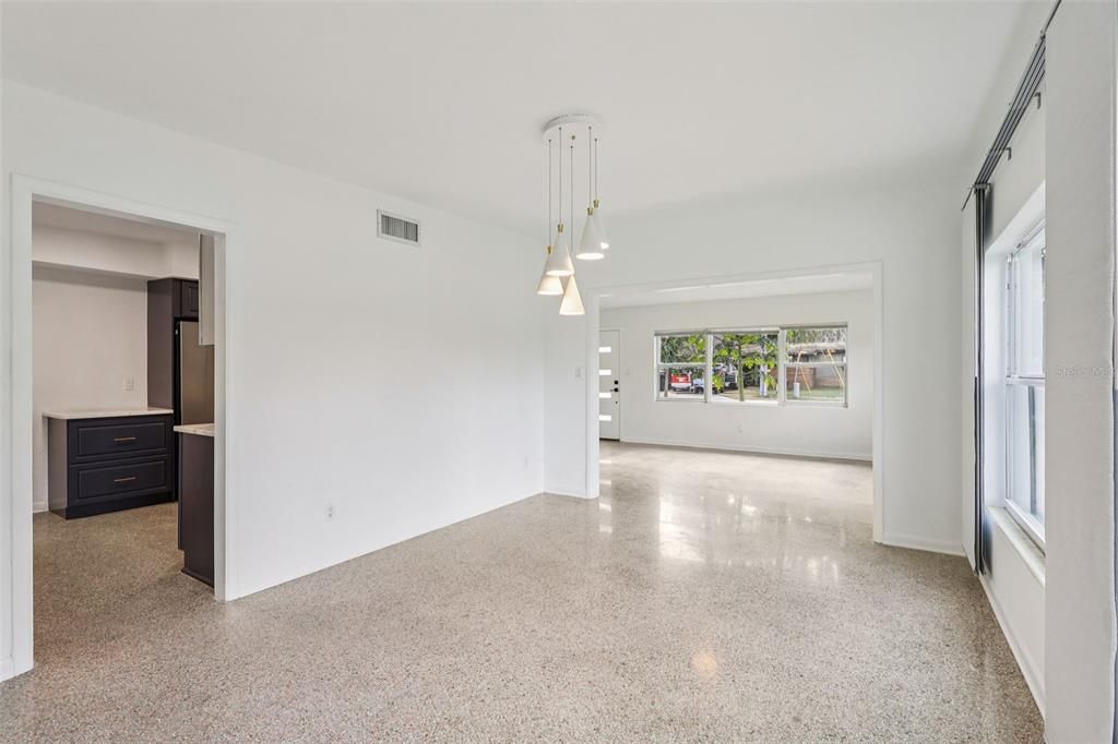 For Rent: $2,700 (3 beds, 2 baths, 1637 Square Feet)