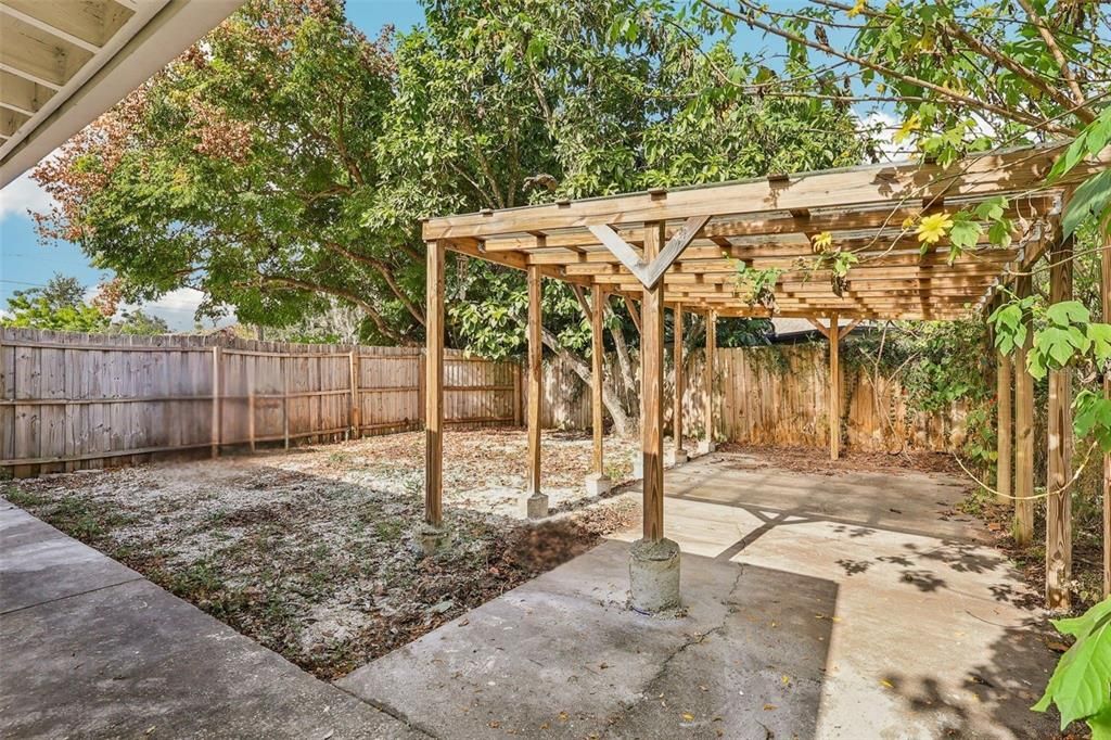 For Rent: $2,700 (3 beds, 2 baths, 1637 Square Feet)