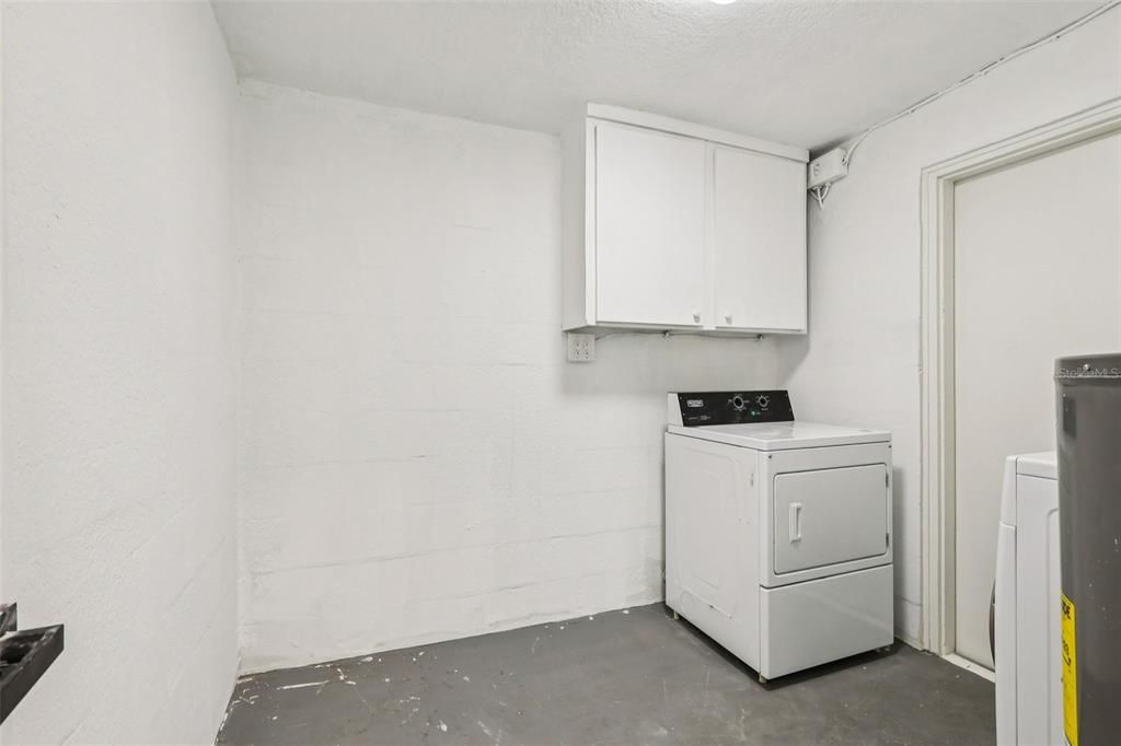 For Rent: $2,700 (3 beds, 2 baths, 1637 Square Feet)