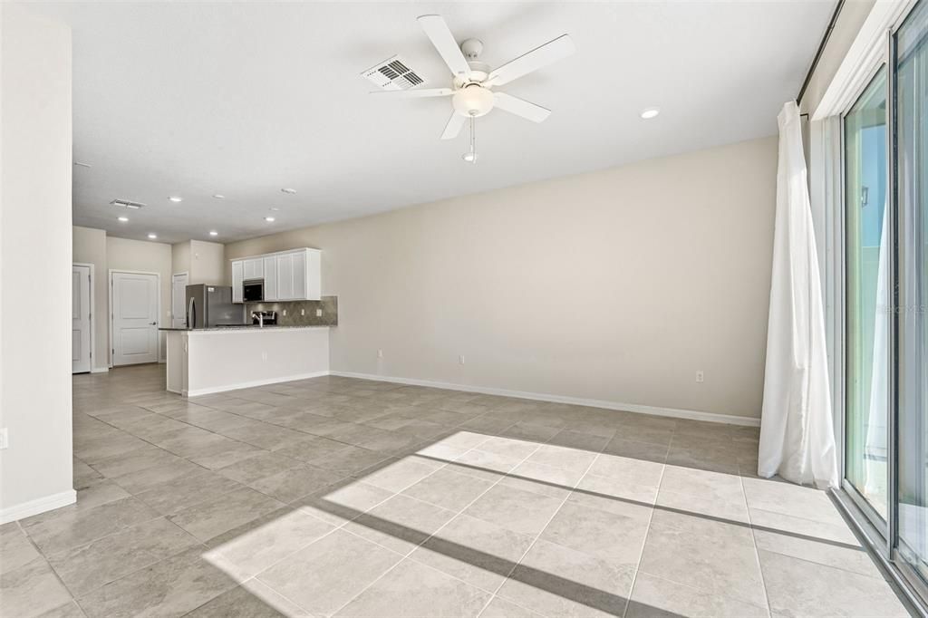 For Rent: $2,000 (3 beds, 2 baths, 1762 Square Feet)