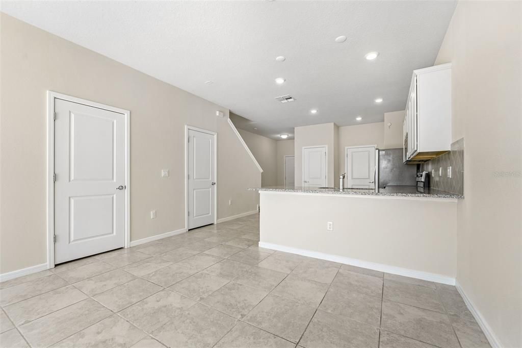 For Rent: $2,000 (3 beds, 2 baths, 1762 Square Feet)