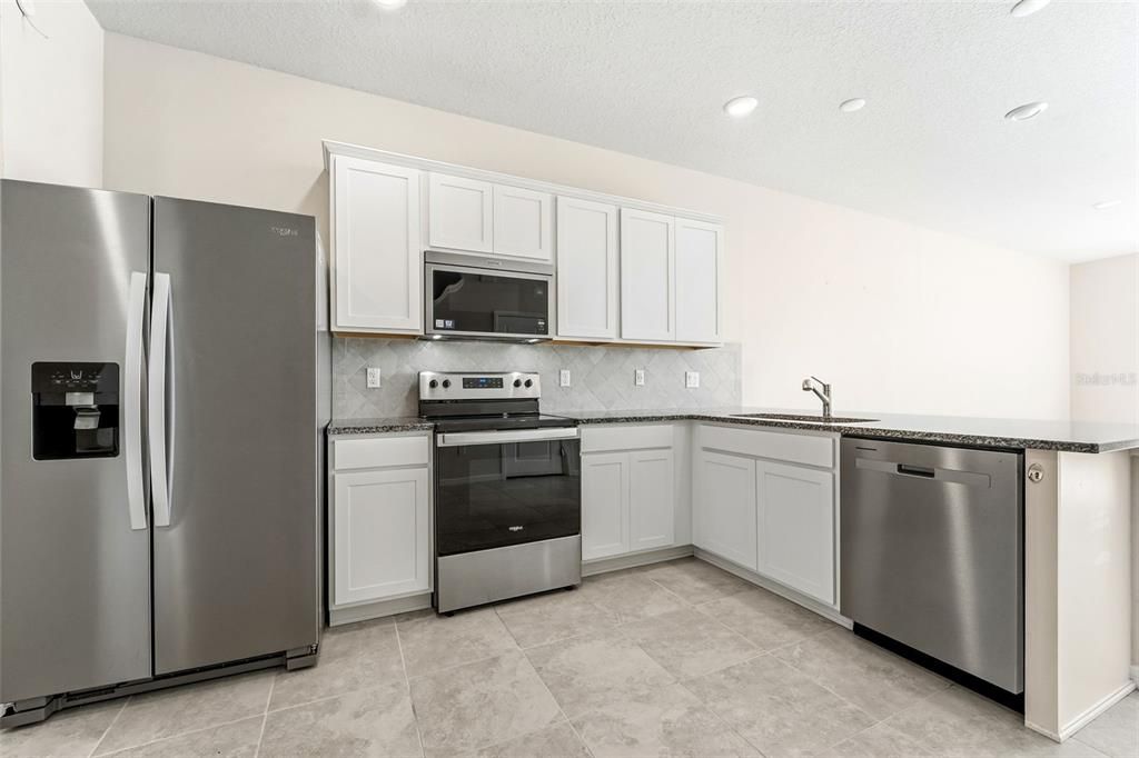 For Rent: $2,000 (3 beds, 2 baths, 1762 Square Feet)