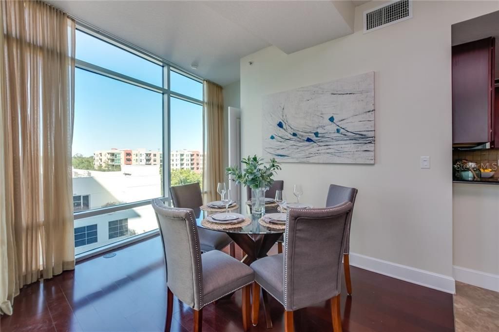 For Rent: $2,995 (2 beds, 2 baths, 1198 Square Feet)