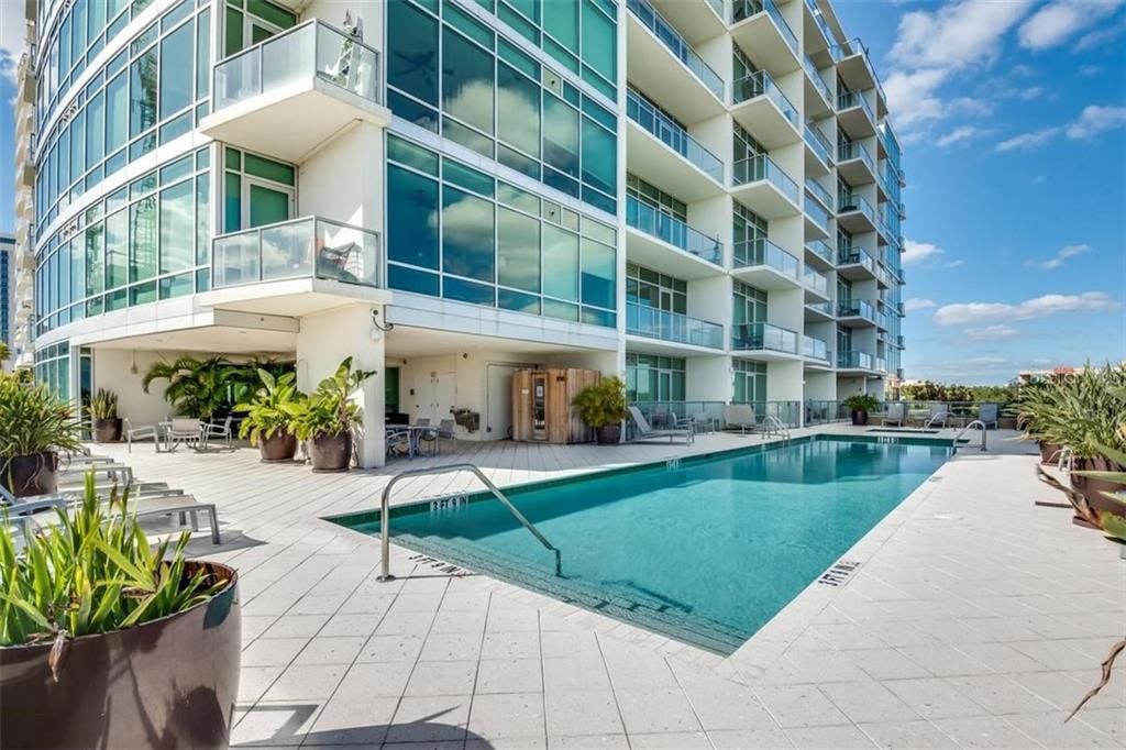 For Rent: $2,995 (2 beds, 2 baths, 1198 Square Feet)